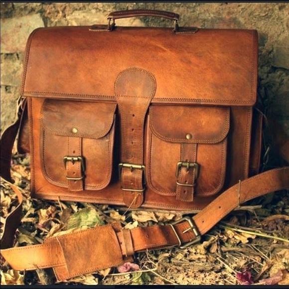 Handmade leather men’s briefcase with handle - Picture 2 of 5